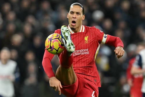 Van Dijk says ‘no deadline’ on deciding Liverpool future