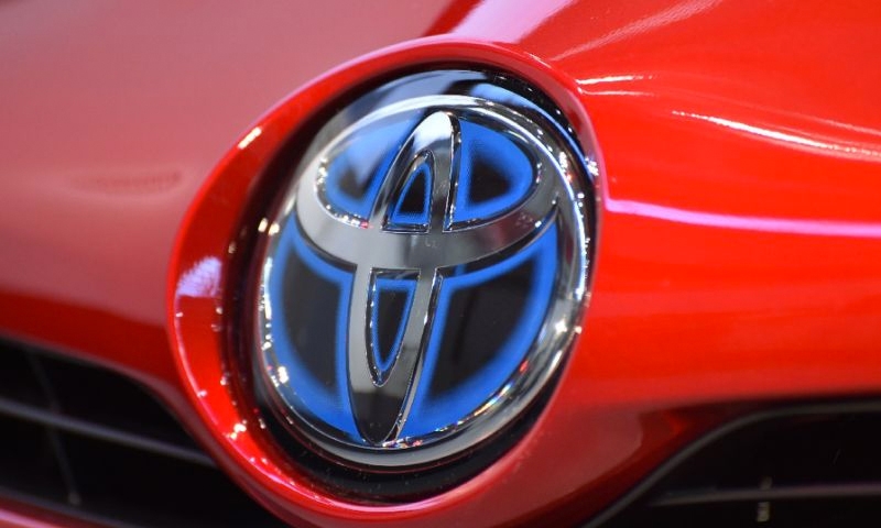 Toyota recalls 1 million hybrid cars 