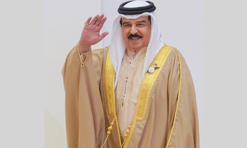 HM King Hamad orders distribution of Eid Al Fitr gifts to widows and orphans