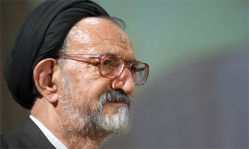 Iran newspaper chief indicted for defying Khatami ban