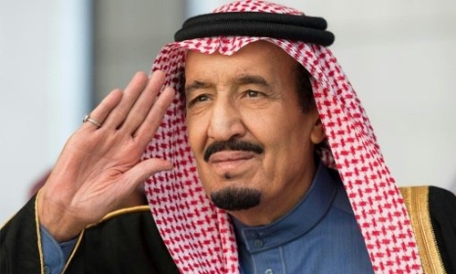 Saudi king cuts ministers' salaries 20%