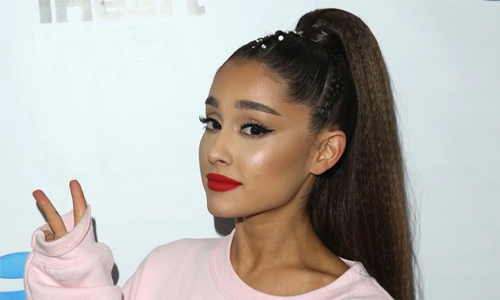 Ariana Grande snaps at fan