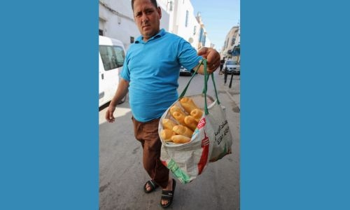 Bread-short Tunisia to restore flour supply to some bakeries 
