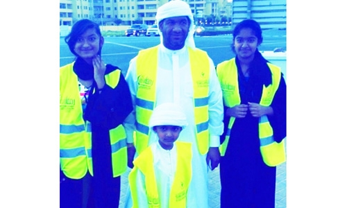 Family offers iftar meal to motorists 