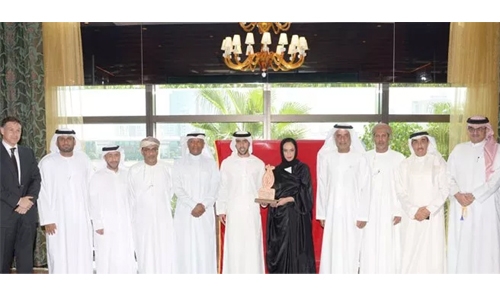 Al Salam Bank honours former top officials