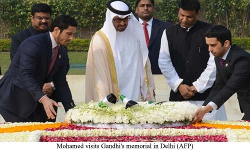 Mohamed visits Gandhi's memorial in Delhi