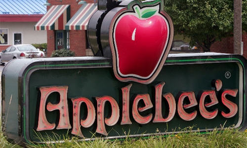 Woman finds bloody fingertip in her salad at Applebee's