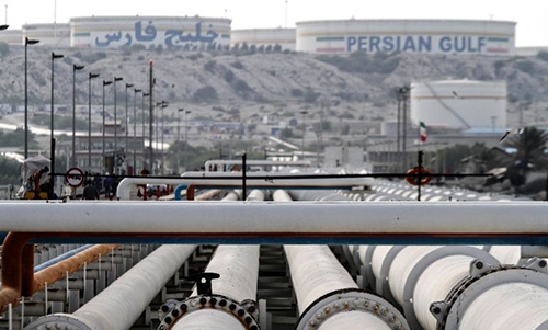 Iran oil exports surpass 2 million barrels per day: minister