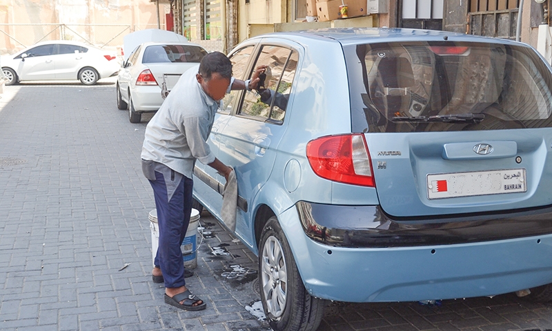 Al Sayes will throw eggs if u park without their permission... read on to know more