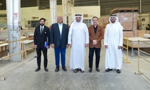 Industry Minister visits factories in Mina Salman Industrial Park