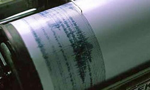 Twin quakes rattle Indonesia's Sumatra