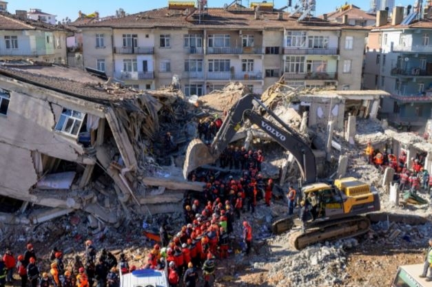 Hopes fade for missing as Turkey quake toll rises