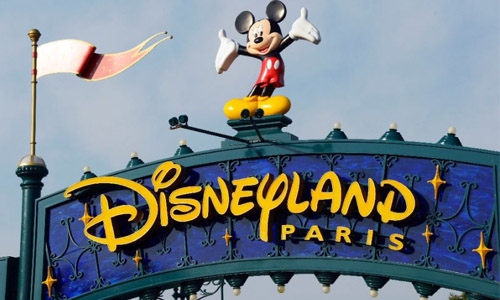 Disneyland Paris to hear verdict on discrimination