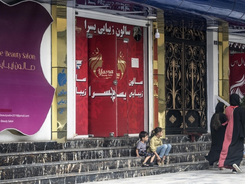 Afghan Taliban order women’s beauty parlours to shut