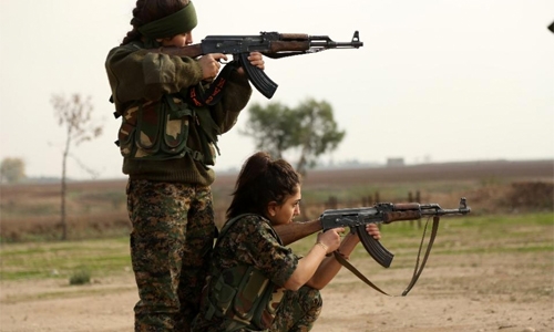 Christian female fighters take on IS in Syria