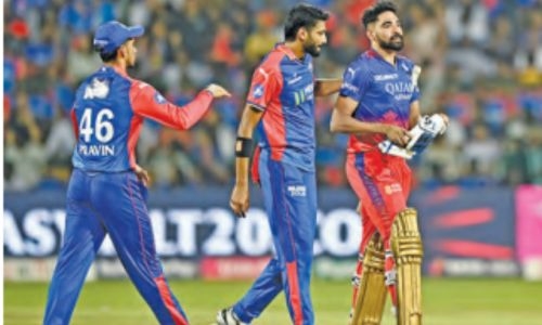 Bengaluru win five in row to keep IPL playoff hopes alive