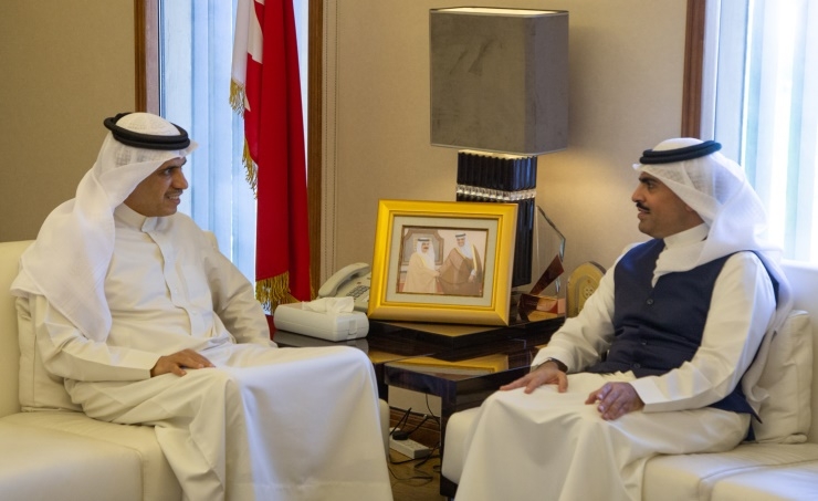 Information Minister receives Bahrain's ambassador to US