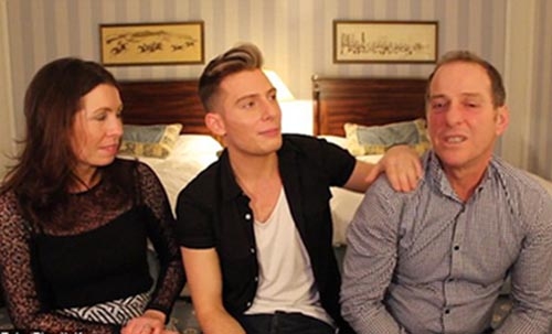 Vlogger’s dad gets emotional in son’s coming out video