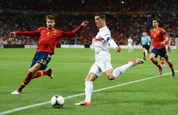  Spain meets rival Portugal, concern levels rise for the Spanish team with a last minute coach change 