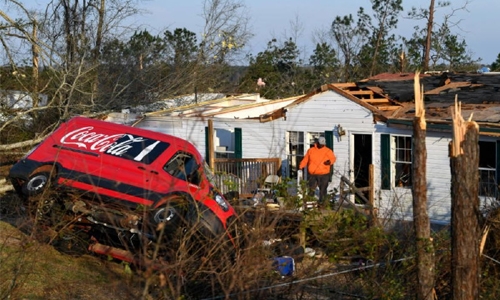Tornado kills 23 in Alabama