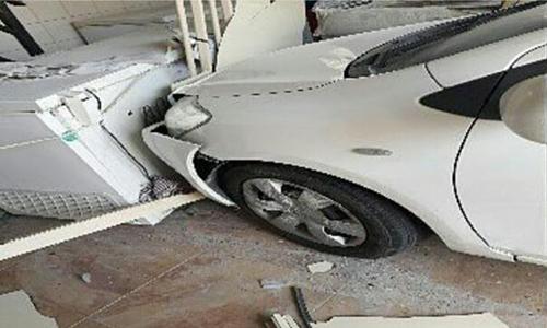 Woman rams car into bakery shop in Hamad Town