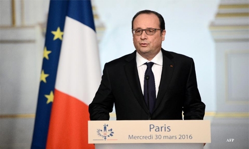 Hollande scraps plan to strip terror convicts of nationality