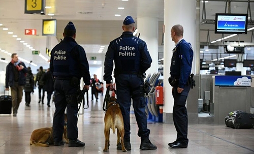 Brussels airport departure hall partly re-opens