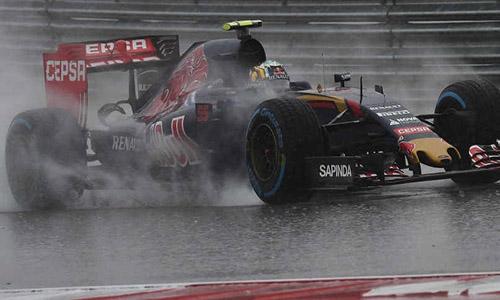 Sainz crashes in United States GP qualifying