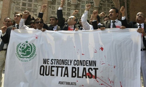 Pakistan lawyers strike as dazed city mourns bomb victims 