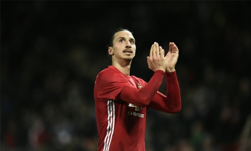 Ibrahimovic sorry for costly booking