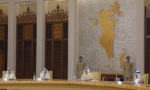 HM King Hamad hails HRH Prince Salman for consolidating progress and enhancing government work