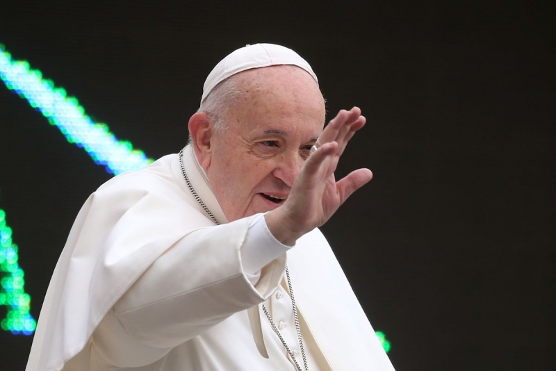 Pope makes first public appearance following illness
