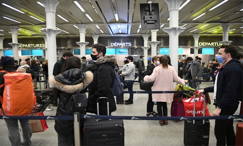 Fresh travel warning for Britons hits airlines stocks
