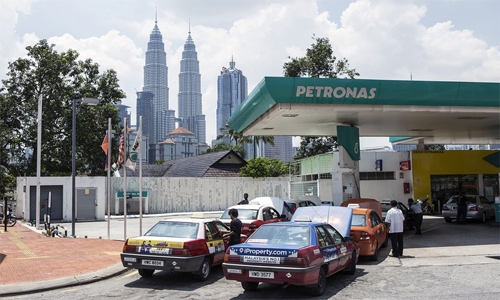 Malaysia's Petronas posts $1.1 bn net loss
