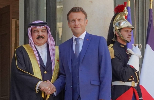 Bahrain King and French President discuss ways to enhance friendship and cooperation between two countries