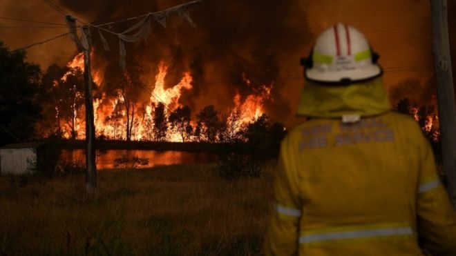 Australia fires: Travel warnings issued over 'catastrophic' blazes