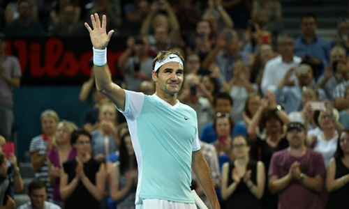 Federer overcomes illness and opponent