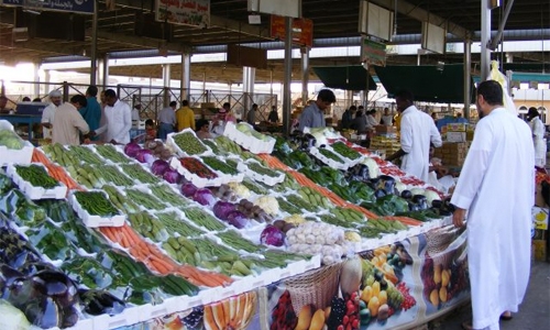 Saudi fruit and vegetable traders decry ban on expat buyers