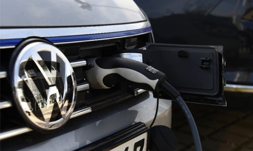 Volkswagen says to invest 44 bn euros in e-cars by 2023
