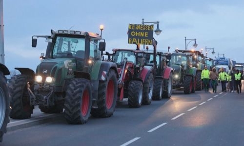 Angry farmers stage Germany-wide tractor blockades