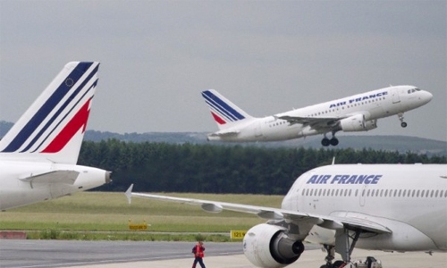 Air France-KLM estimates Paris attacks impact at 50 mn euros