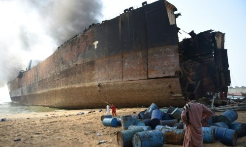 Death toll rises to 26 in Pakistan shipbreaking blast