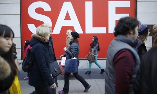 UK retail sales drop in December