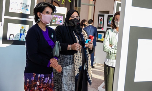 Riffa Views International School hosts art exhibition for frontline workers