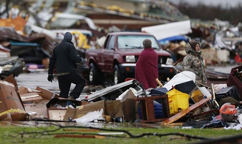 Soldiers hit streets as US floods death toll mounts