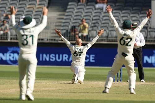 Lyon reaches 500 as Australia crush Pakistan in 1st Test
