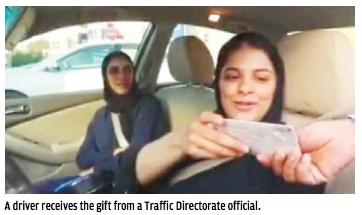 Gifts handed over to rules-abiding drivers 