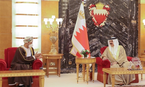His Majesty King receives Omani Foreign Minister
