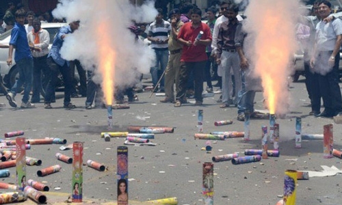 Indian court bans firecracker sales in smog-hit Delhi