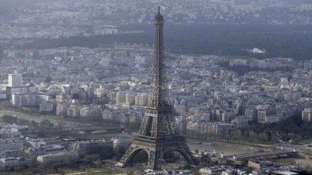 France's Eiffel Tower shut amid security alert